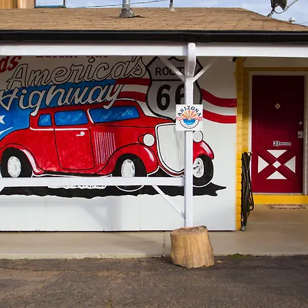 Brad\'S Desert Inn