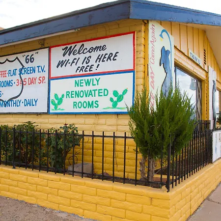 Brad\'s Desert Inn