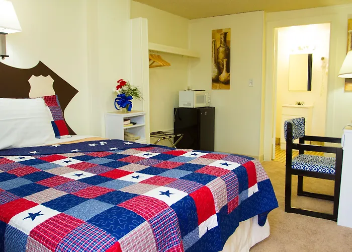 Brad's Desert Motel