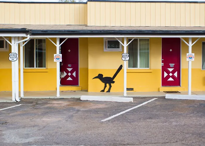 Motel Brad's Desert