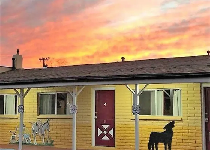 Motel Brad's Desert